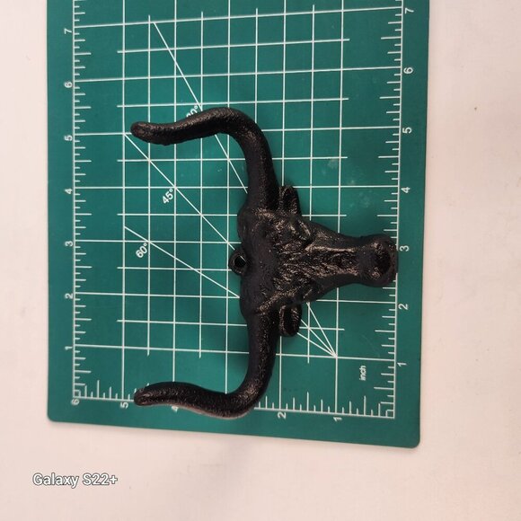 Cast Iron Bull Head Shaped Hat Holder Wall Coat Hook With Rustic Black Finish De - Picture 6 of 9